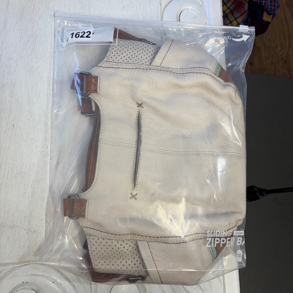 The Sak Cream Purse Leather Handbag - Picture 16 of 16